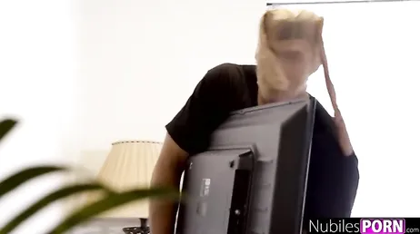 Jag sov så lugnt när jag hörde ett konstigt ljud hemma...