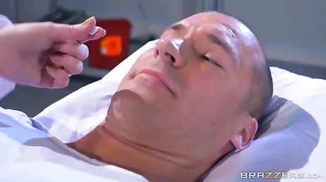 A psiquiatra abusa do paciente, ela não deixa nem o coitado respirar