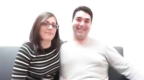 Pareja amateur añade a una madurita a una de sus folladas