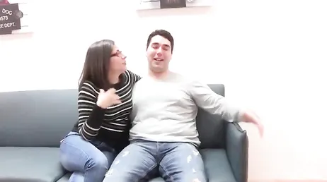 Pareja amateur añade a una madurita a una de sus folladas