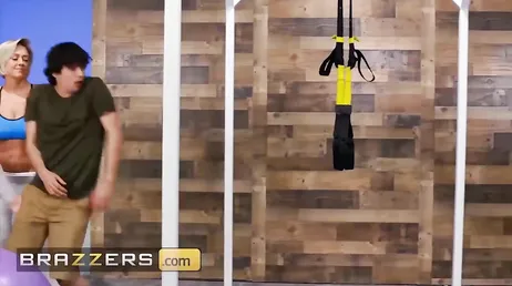 En dagsträning på gymmet med MILF:n Cherie DeVille