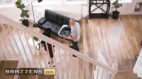 Hij was geschokt toen hij haar halfnaakt zag omkleden
