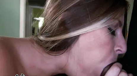 Le cul de Rachel Rayye n'est pas normal, putain quel putain de cul elle a !