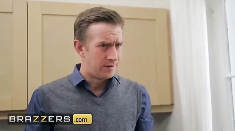 Er spielt viel, der Bastard fickt die Tochter seines Partners