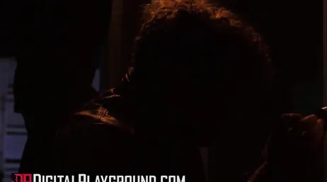 Ze vermoordt de ene man en neukt de andere, een geweldige avond voor Jessa Rhodes