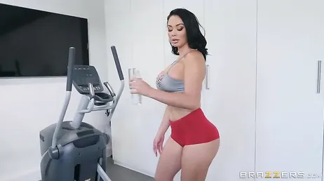 Des culs énormes que je vois tous les jours dans ma salle de gym