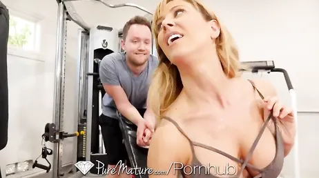 Bei der MILF Cherie Deville endet normalerweise alles mit Sex und Fick