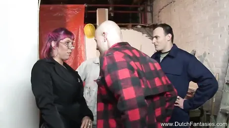 The construction inspector comes with a cleavage and a desire for cock