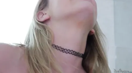 Mme Brett Rossi baise avec son neveu bien-aimé..