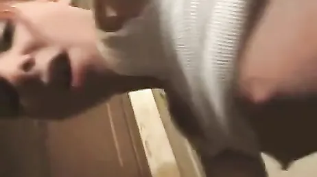 Droga, que vagabunda, como ela acaba engolindo todo o sêmen..