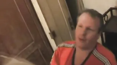 Droga, que vagabunda, como ela acaba engolindo todo o sêmen..