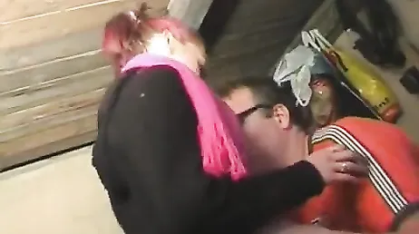 Droga, que vagabunda, como ela acaba engolindo todo o sêmen..