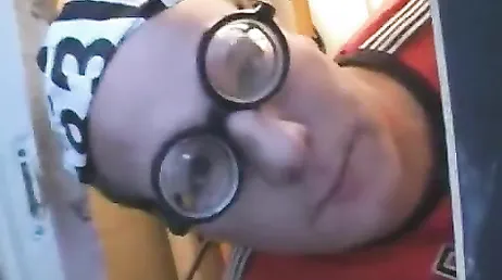 Droga, que vagabunda, como ela acaba engolindo todo o sêmen..