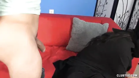 Femme arabe avec une burqa faisant une formidable branlette, brutale..