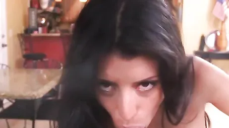 Au final il baisera sa copine et sa mère, presque rien...