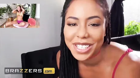 Squirting cum duell mellan Kira Noir och Paige Owens