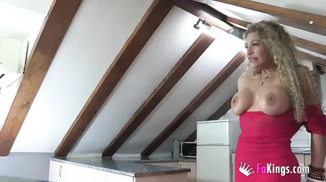 Coppia spagnola si diverte davanti alla telecamera, che scopata!
