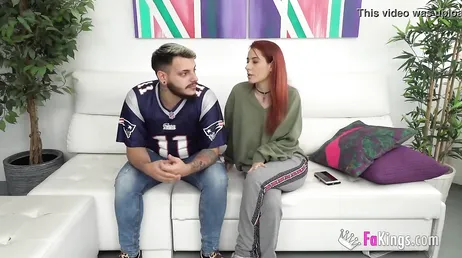 Otra pareja española que se presentan a un casting, que morbo..