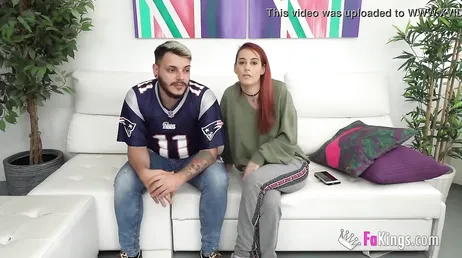 Otra pareja española que se presentan a un casting, que morbo..
