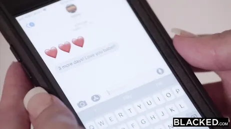 Pauvre blonde, ce black compte la détruire avec sa bite !