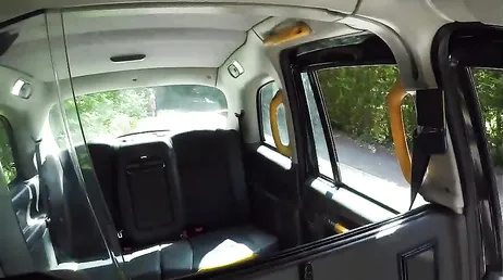 Der schwarze Taxifahrer schüttet mir sein ganzes Sperma in den Mund, uuuuf!