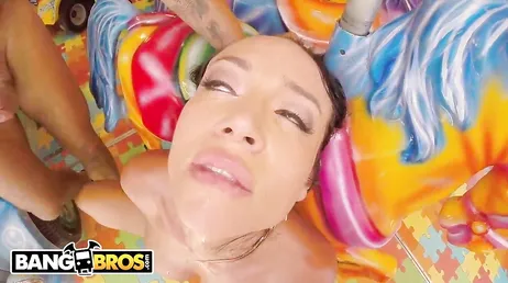 En enorm analjävla som Franceska Jaimes tar..