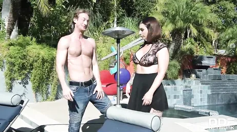 A gente aproveita a bunda gostosa que a vagabunda Ivy Lebelle tem..