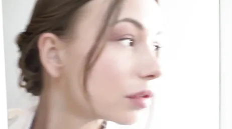 Baiser avec l'employée, avec deux bites pour elle, brutal..