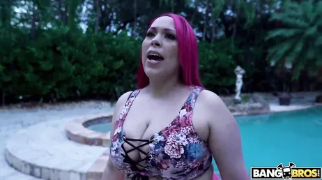 Alycia Starr, een grote kont die ervan houdt om heel hard geneukt te worden..
