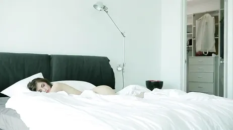 Rien de mieux que de se réveiller avec un repas de chatte, non ?