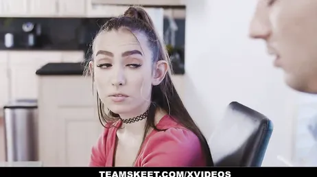 Elle est un peu moche, mais quand on la met à quatre pattes, wow !