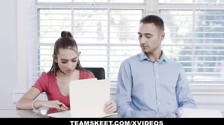 Elle est un peu moche, mais quand on la met à quatre pattes, wow !