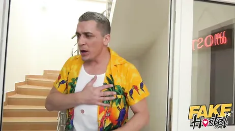 Quel trio porno ce garçon a avec eux deux..
