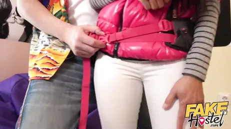 Quel trio porno ce garçon a avec eux deux..