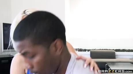 Layla Price, vilken jävla du fick av den svarte mannen..