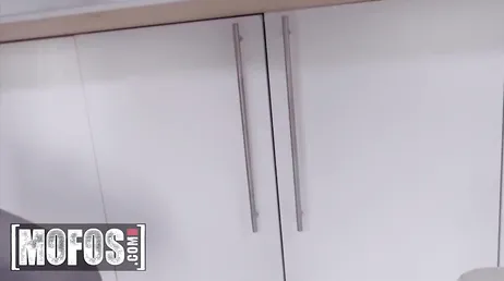 Rebecca Volpetti a la chatte la plus juteuse à baiser..