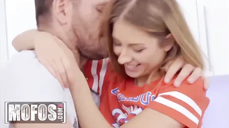 Rebecca Volpetti a la chatte la plus juteuse à baiser..