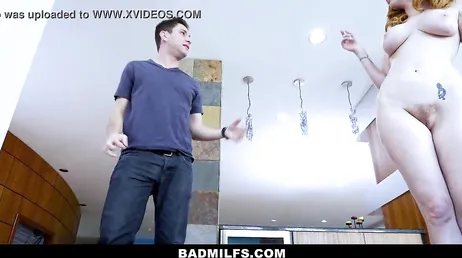 D'abord il baise sa belle-mère, puis il baise sa copine, uuuf !