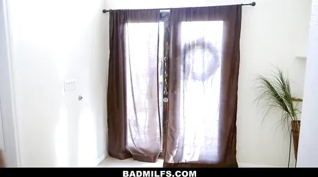 D'abord il baise sa belle-mère, puis il baise sa copine, uuuf !