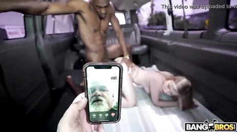 Eles ensinam ao avô como o negro fode a neta, droga.
