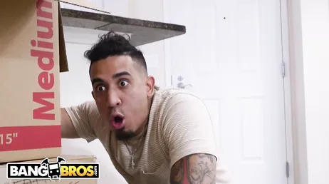 O tremor de Rose Monroe é brutal... Que bunda ela tem...