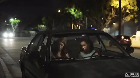 Bree Daniels och Skin Diamond, två vänner som äter allt..