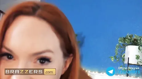 Rousse faisant une bonne pipe, comment ils la baisent maintenant..