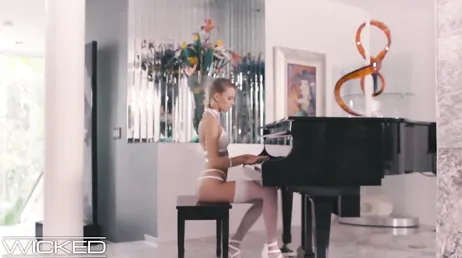 Pianoklass eller jävlas med den snygga pianoläraren?