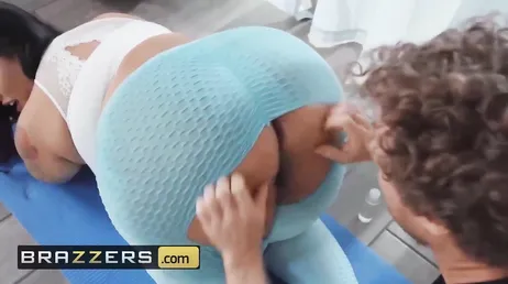 Michael Vegas baise très fort la grosse Sofia Rose