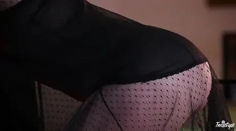 Delilah Blue, en duktig kåt tjej som rör vid sig själv av full hals.