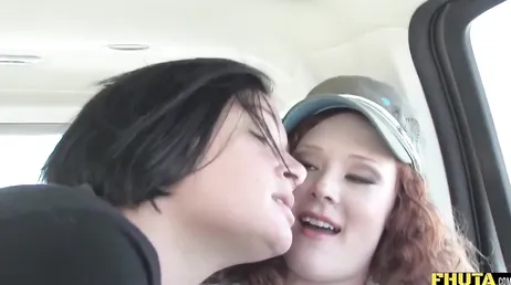Dois casais começando a trocar parceiros, mmm
