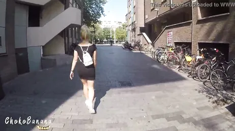 Ett bra handjobb som min flickvän ger mig, hon är väldigt slampig...