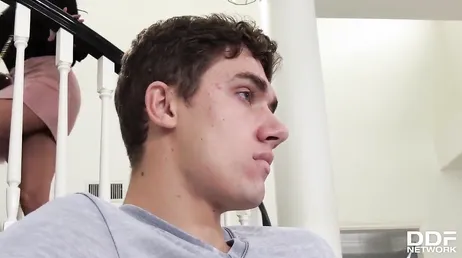 Mom came to see me at home and we ended up fucking non-stop, what a woman