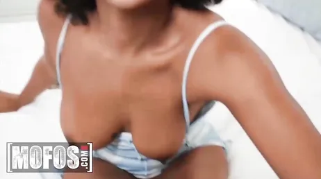 Quand deux soeurs noires sont assez salopes pour baiser